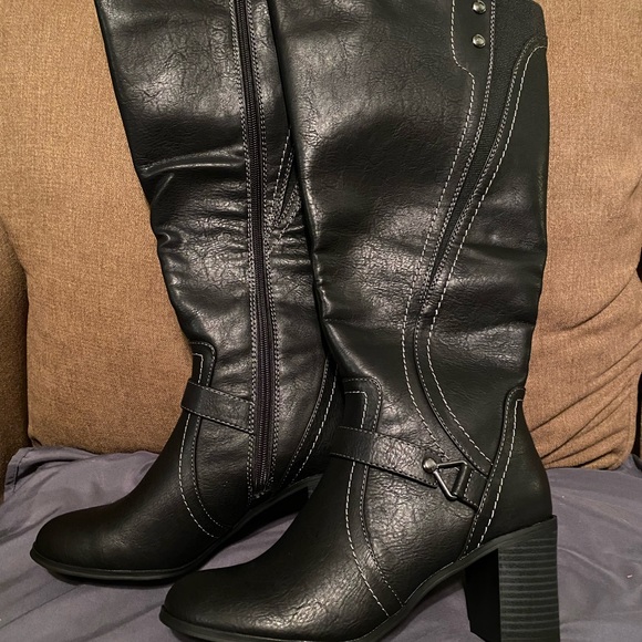 NIB!! Womens Knee-High Boots by Easy Street - Picture 3 of 6